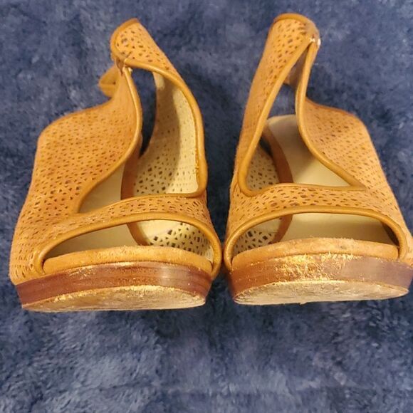 Tory Burch Heels 7.5M  - Picture 9 of 10